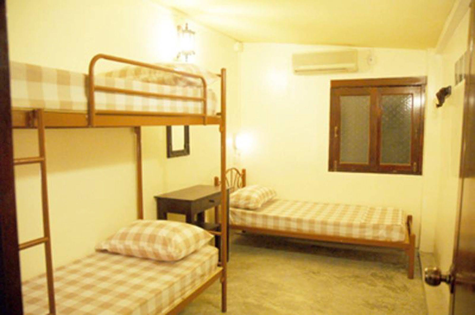 Albergue Yha Bangkok Airport Bang Phli Exterior foto