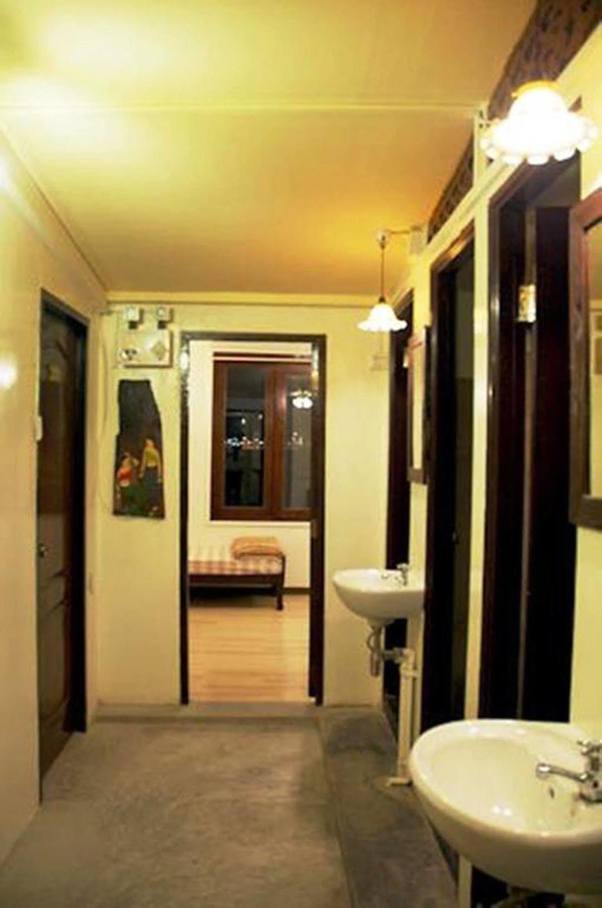Albergue Yha Bangkok Airport Bang Phli Exterior foto