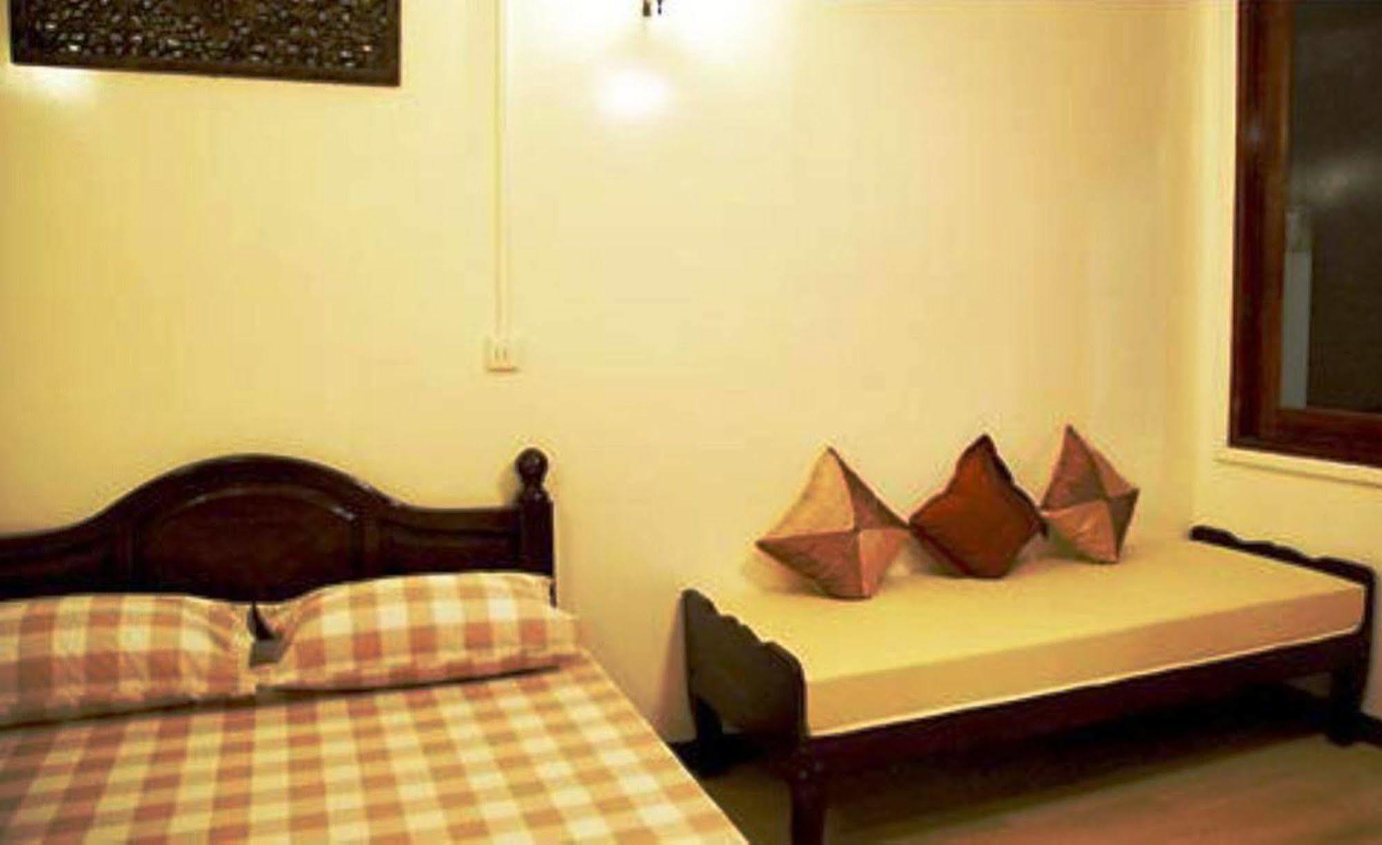 Albergue Yha Bangkok Airport Bang Phli Exterior foto